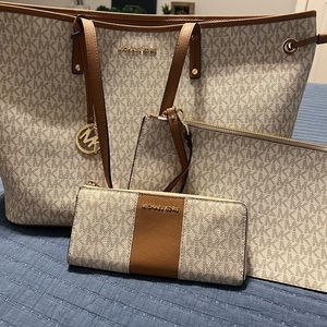 3 pc Micheal Kors Set